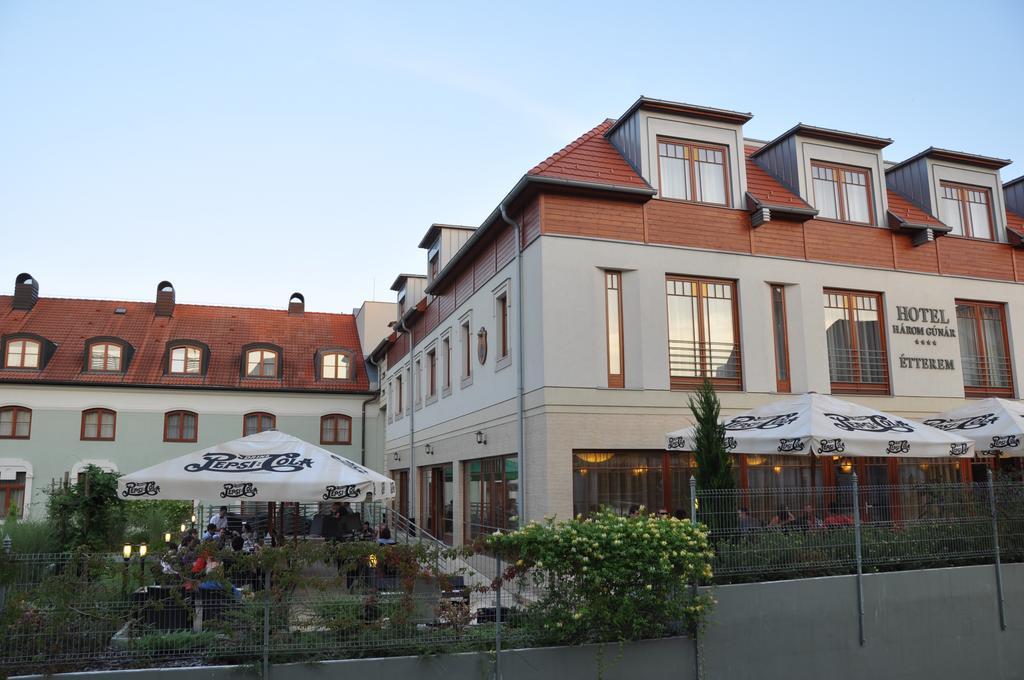 Hotel Harom Gunar Kecskemét Exterior photo